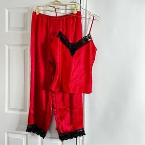 Private Luxuries Pajama Set Size Medium Vintage Red Scarlet 100% Polyester Lace